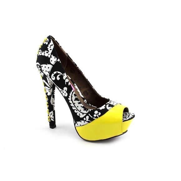 Betsey Johnson Shoes - Betsy Johnson | Volume Heels